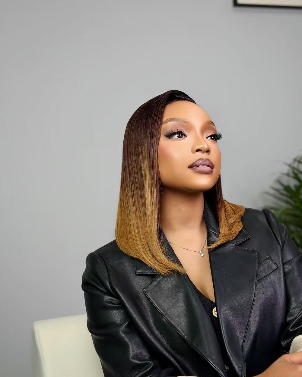 Ombre Blonde Lace Frontal Bob Wig 12 Inch Front View